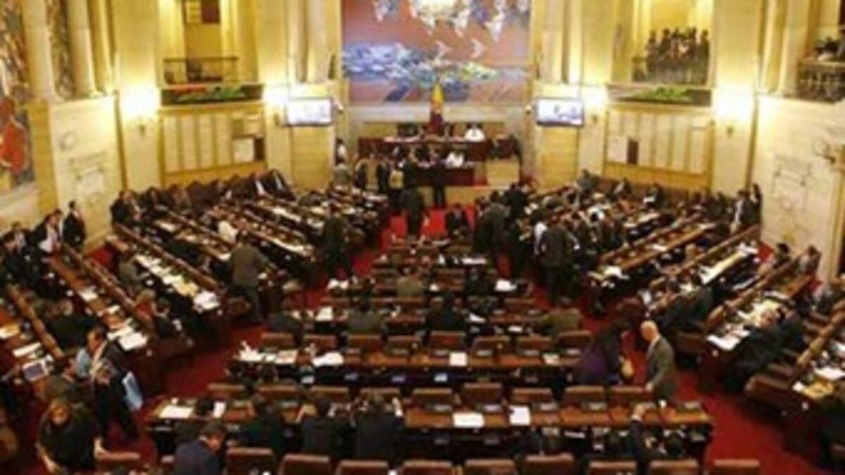 El Congreso no puede seguir siendo una fábrica de leyes: senador Luis Fernando Velasco