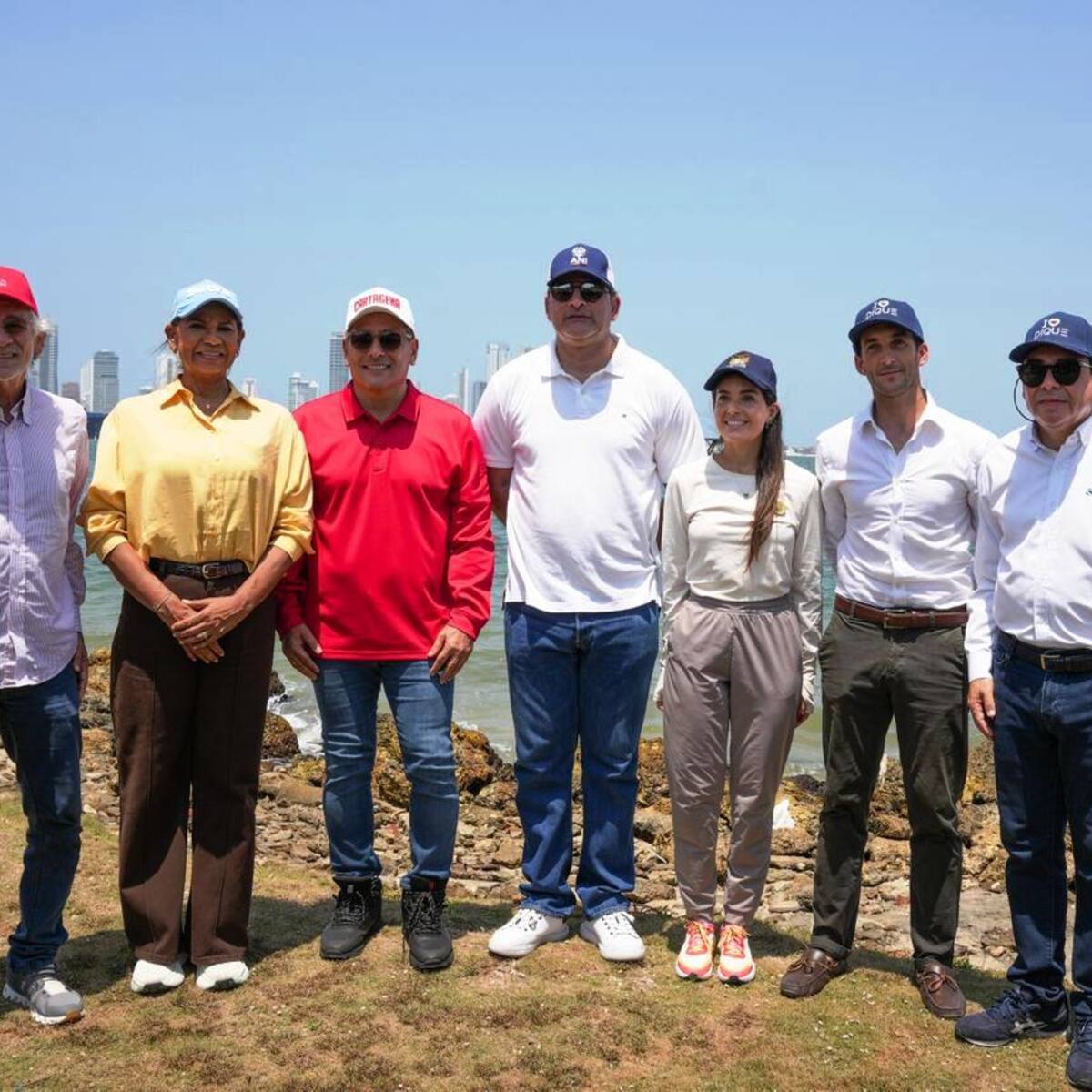 Autoridades de los dptos. de Sucre, Bolívar y Atlántico visitan la operación del Canal del Dique