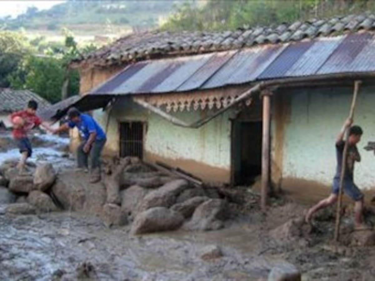 Lluvias dejan 11 muertos, 16 heridos y cientos de damnificados en Perú