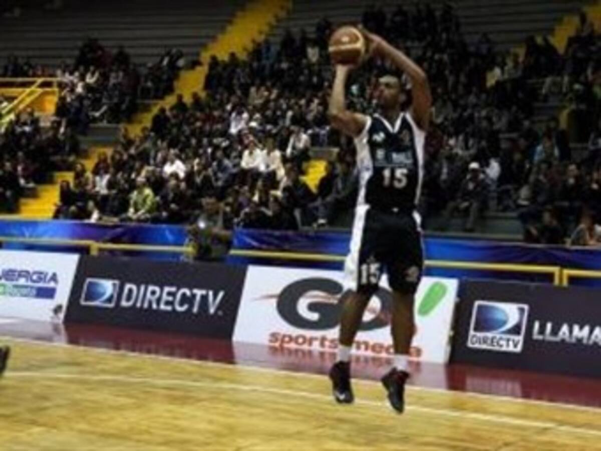 Once Caldas y Piratas tomaron la delantera en el inicio de la semifinal del baloncesto