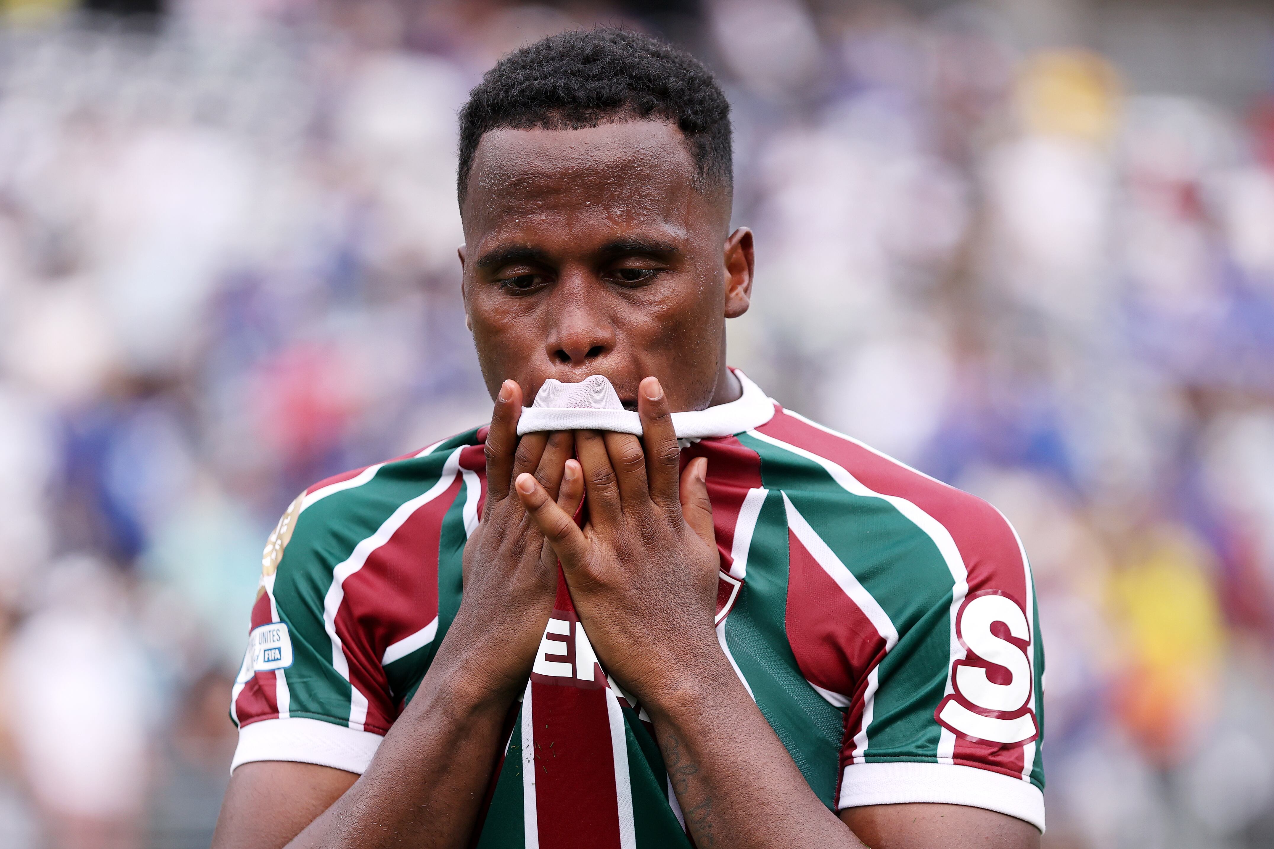Jhon Arias y su tristeza tras la eliminación de Fluminense del Mundial de Clubes. (Photo by Justin Setterfield - FIFA/FIFA via Getty Images)