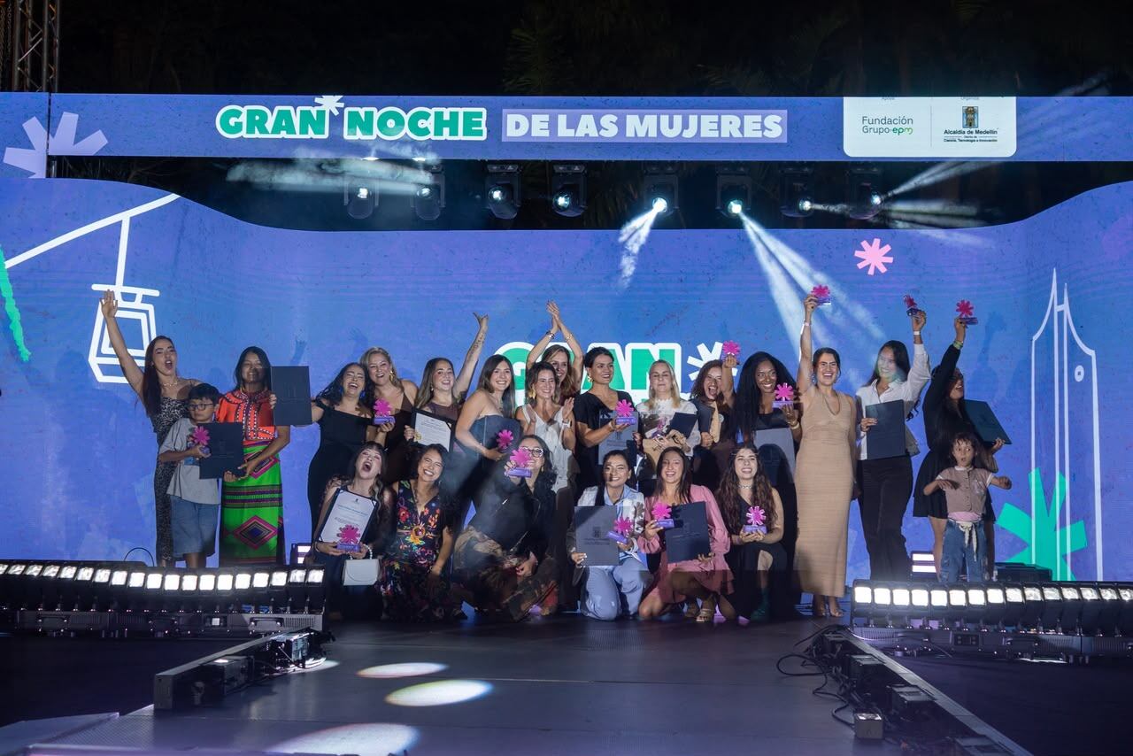 Medellín premia a 20 mujeres por su impacto y liderazgo en la ciudad