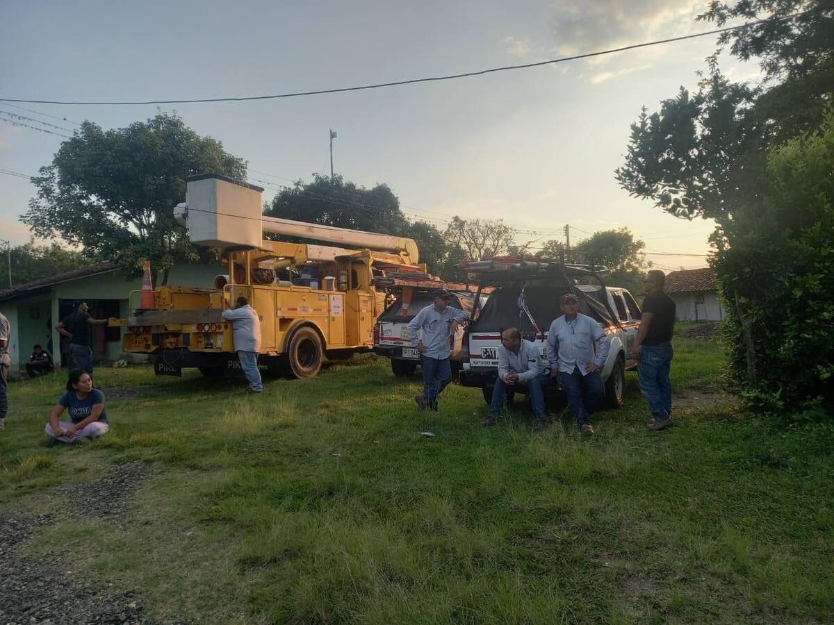 Más de 1.400 familias sin energía por retención de vehículos en Cauca