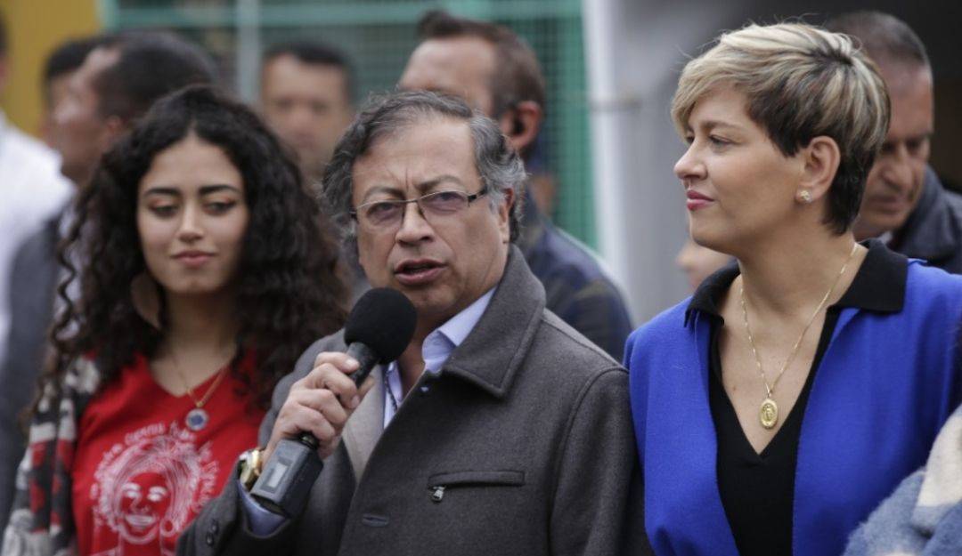 Sofía Petro, Gustavo Petro y Verónica Alcocer (Colprensa-Camila Díaz)