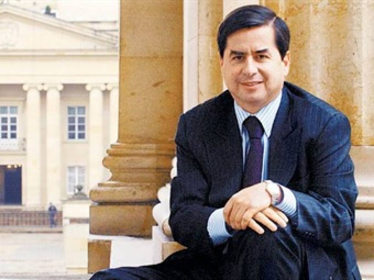Partido Liberal eligió a Juan Fernando Cristo como candidato a la presidencia del Senado
