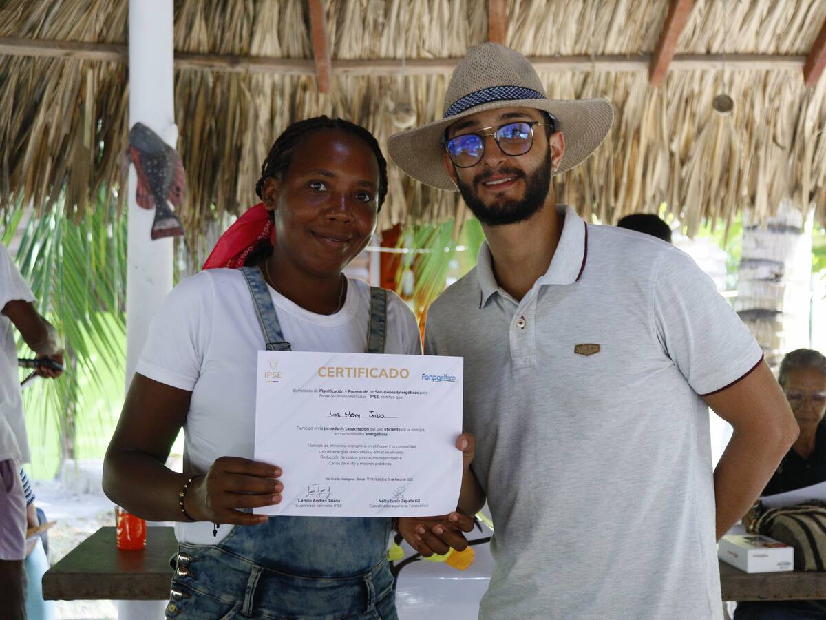 En Isla Grande, 373 personas participan en capacitaciones sobre transición energética