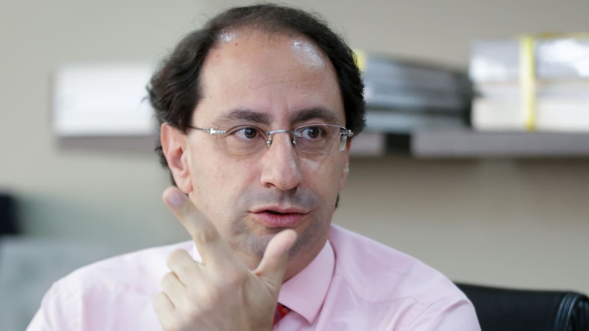 El exministro José Manuel Restrepo es el primer integrante del empalme de Fico Gutiérrez