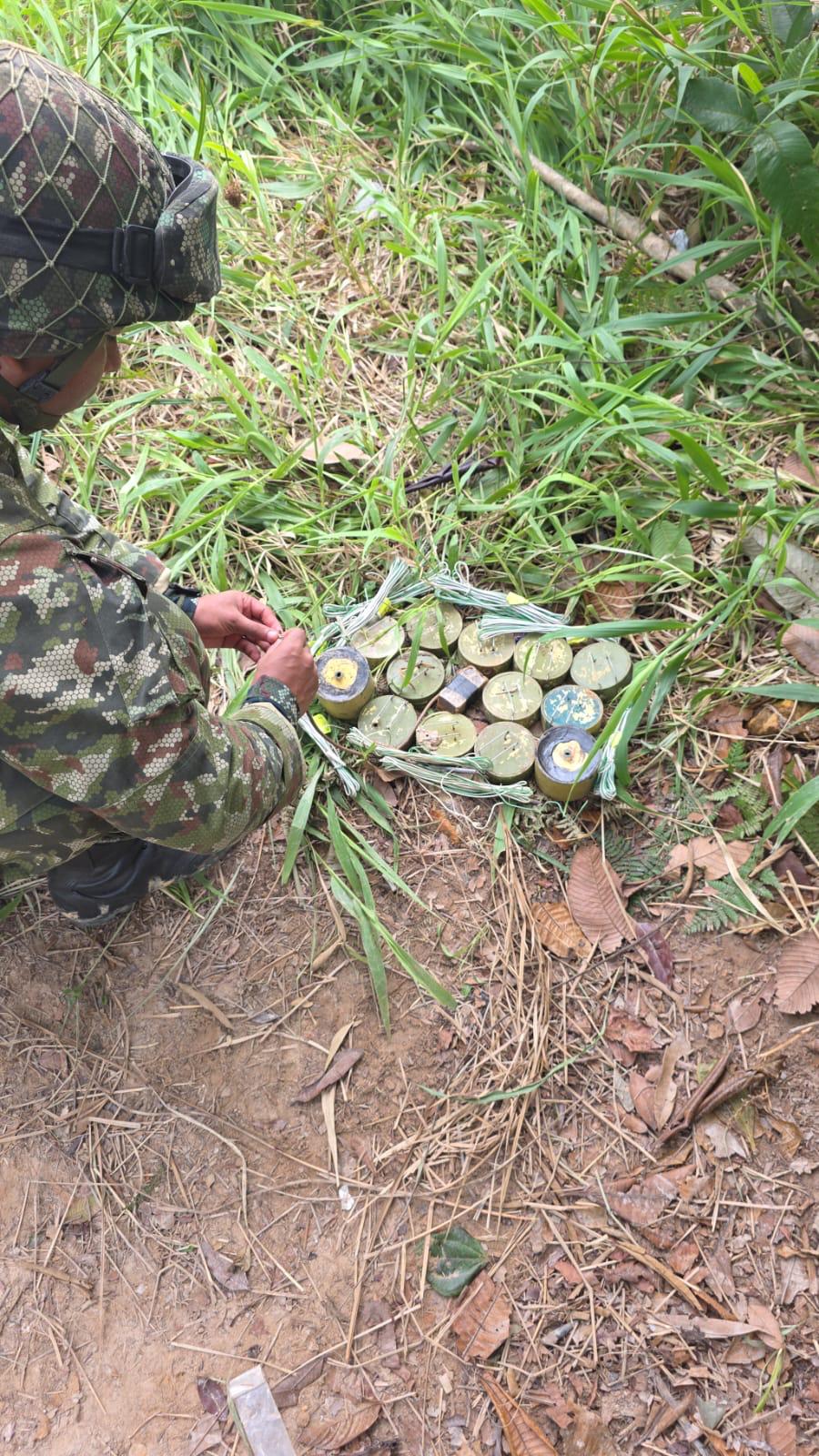 Hallazgo de explosivos en Versalles, Tibú / Foto Cortesía