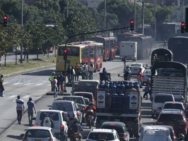 Investigan petición de frenar modernización de semáforos en Bogotá