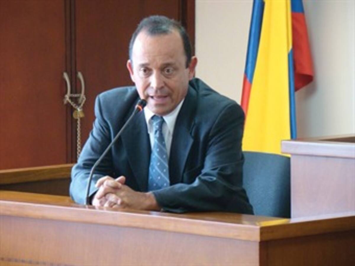 Piden investigar abogado de Petro por promover falsos testigos