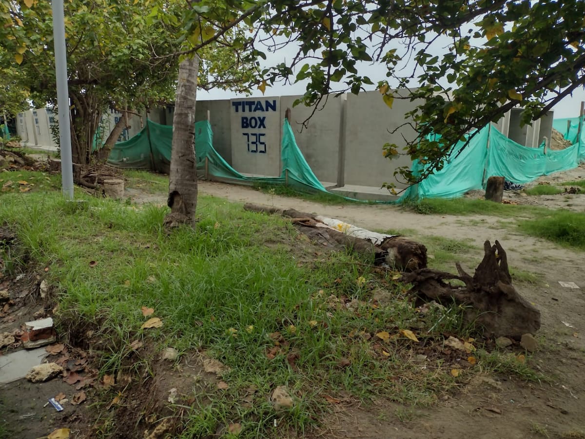 Box Culvert para protección costera, ahora son refugio de habitantes de calle