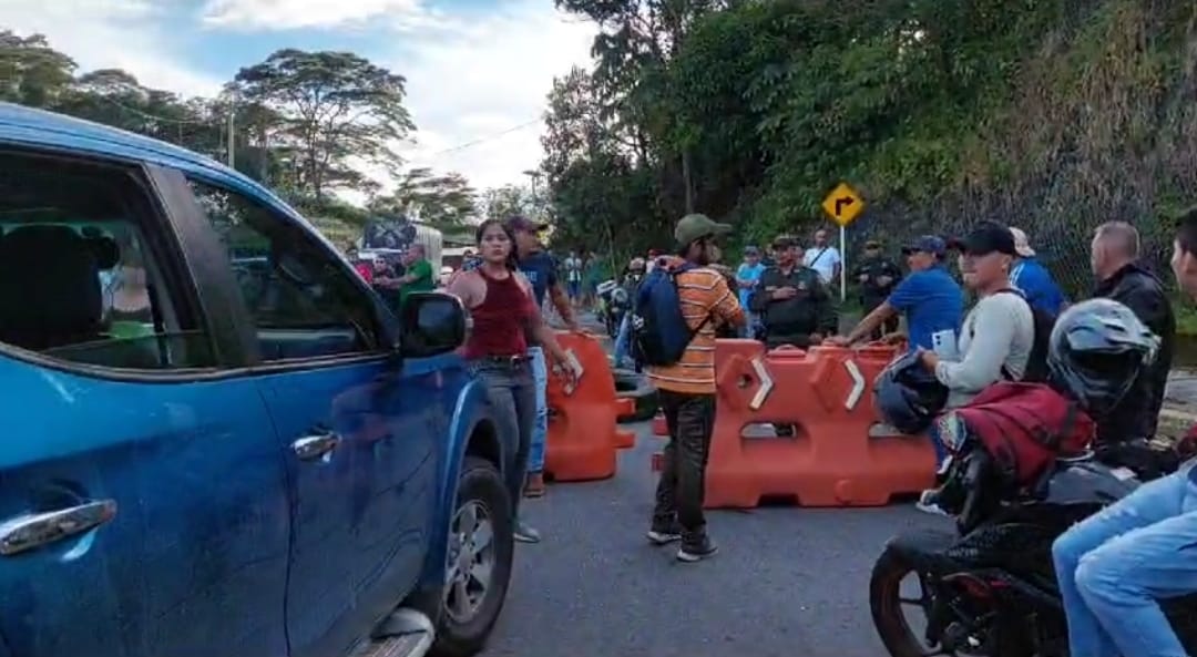 Nuevos bloqueos sobre la Transversal del Sisga