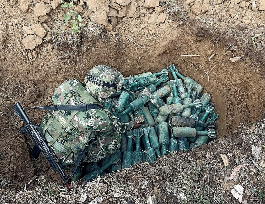 Explosivos hallados en zona rural de Tumaco. Foto: Ejercito Nacional