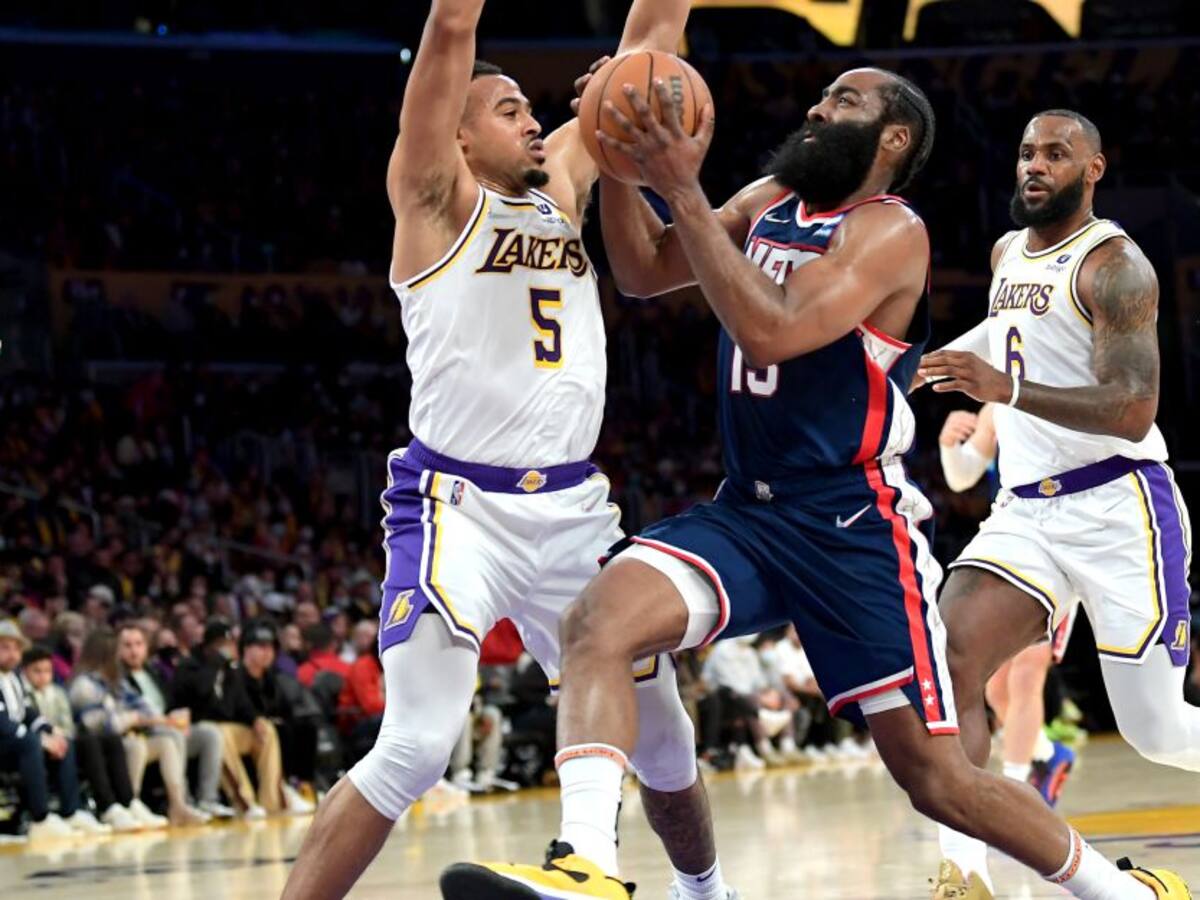 Triple-doble de Harden deja sin efecto espectacular actuación de LeBron