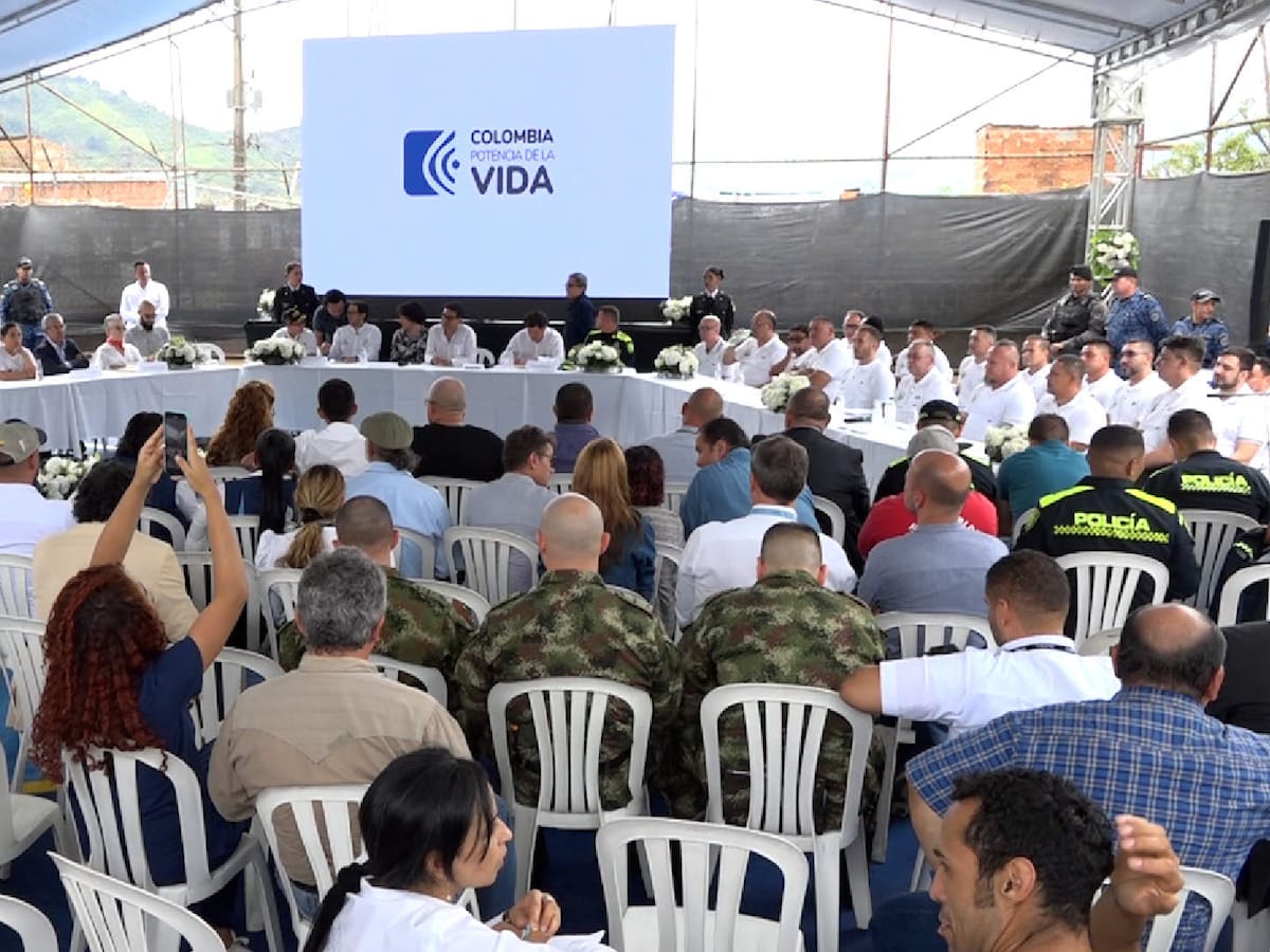 Fiscalía levanta órdenes de captura contra 23 cabecillas de bandas de Medellín, 7 están libres