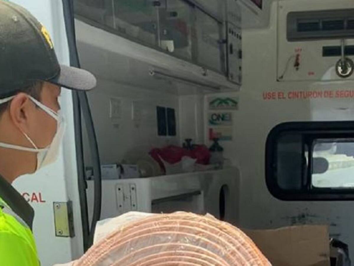 En Bolívar, inmovilizan ambulancia de María la Baja por llevar encomiendas