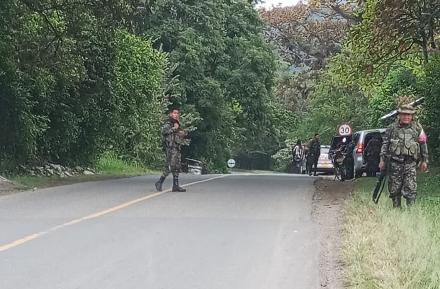 Retén ilegal disidencias Farc en el Cauca. Foto de referencia: Actívate Cauca Noticias