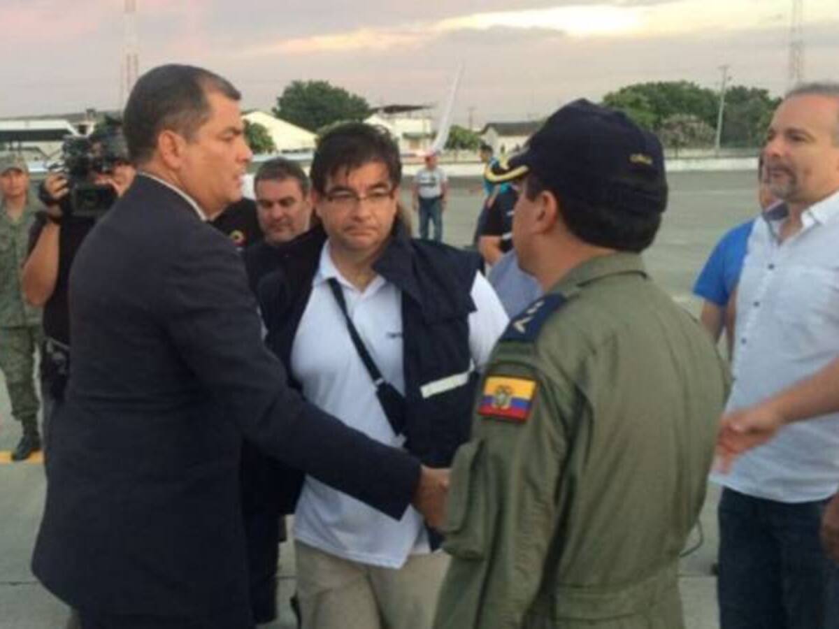 Correa llegó a Manta, la zona más afectada por el temblor que deja 246 muertos