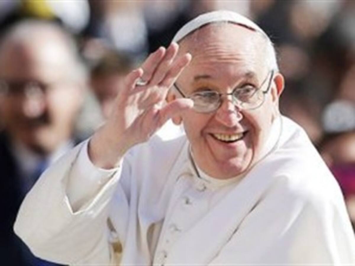 El papa dice que su alegría supera su cansancio, a su vuelta de Río