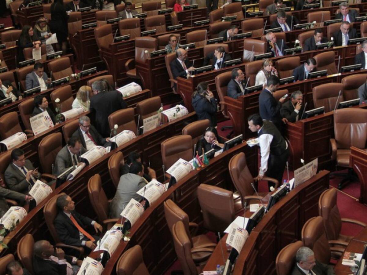Piden al Gobierno no descartar nuevo fast track para terminar de implementar la paz
