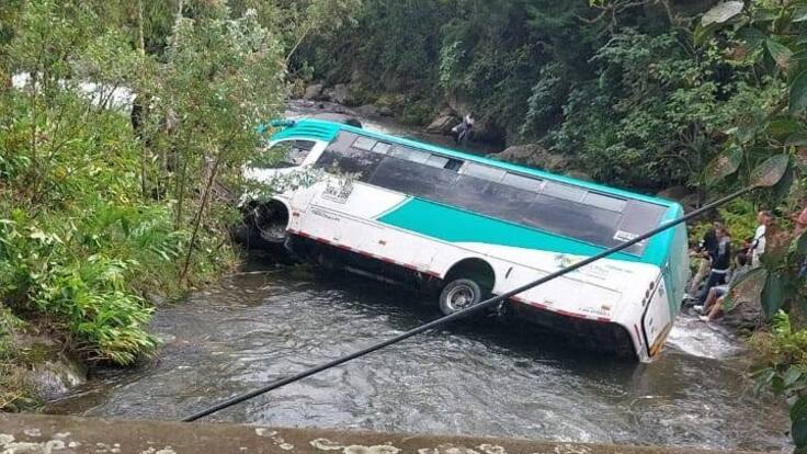 Diego Alejandro Mingan, familiar de herido en accidente de bus en Quindío