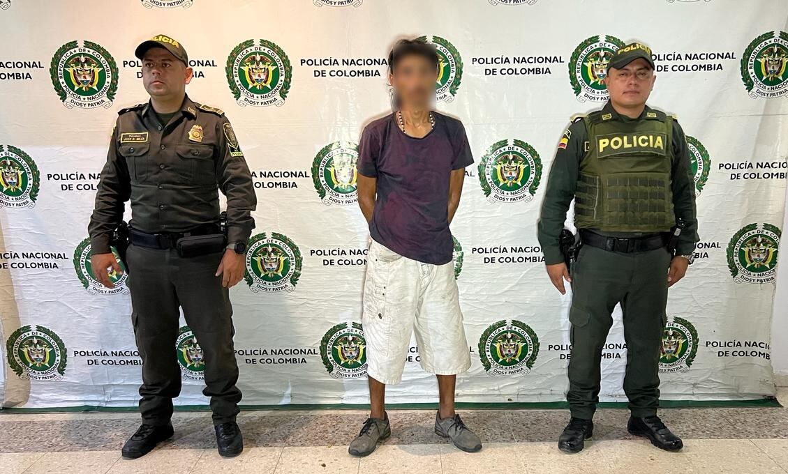 En este entendido, el personal policial logra controlar de manera rápida la situación, evitando la propagación del fuego, el cual, de no ser así, habría puesto en riesgo a la comunidad residente del sector y la vida silvestre asentada en la zona.