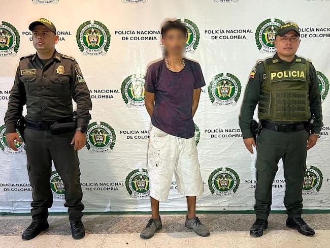 En este entendido, el personal policial logra controlar de manera rápida la situación, evitando la propagación del fuego, el cual, de no ser así, habría puesto en riesgo a la comunidad residente del sector y la vida silvestre asentada en la zona.