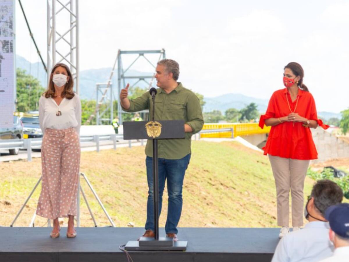 Presidente Duque inaugura más de 30 km nuevos para la Ruta del Sol 3