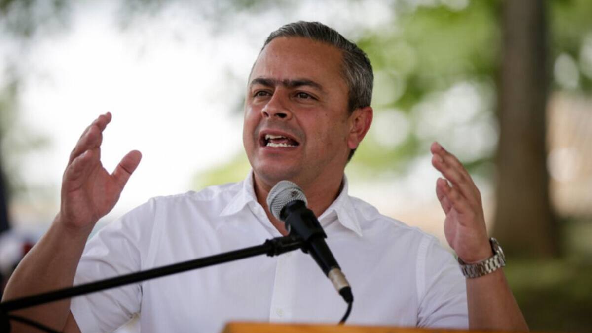 Comisionado Juan Camilo Restrepo será el alcalde encargado de Medellín
