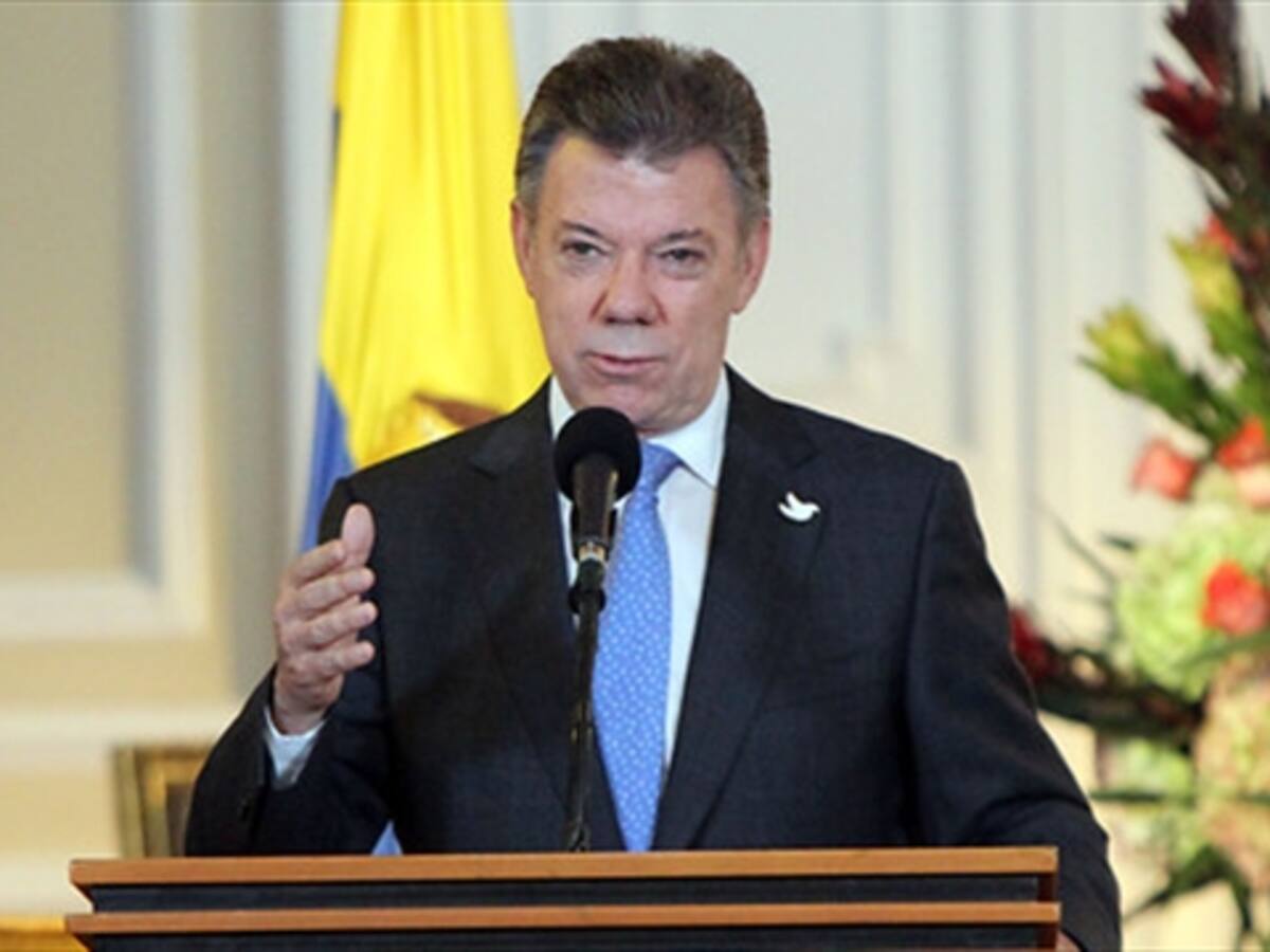 Santos pide a HRW pruebas de sus acusaciones contra generales