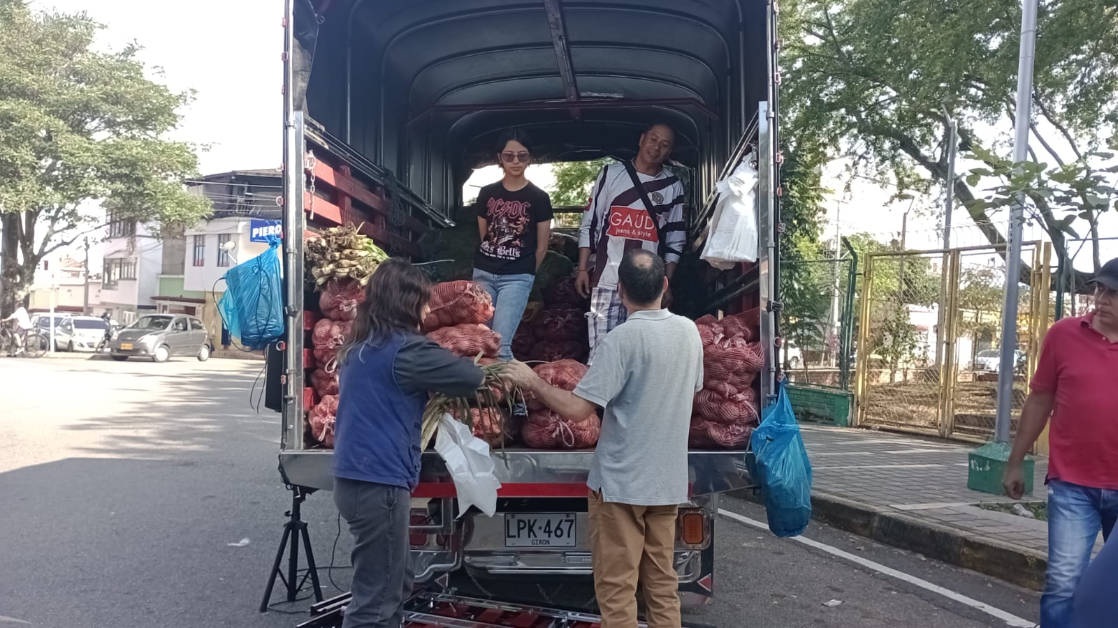 Campesinos del Páramo de Santurbán realizan en Bucaramanga Papatón