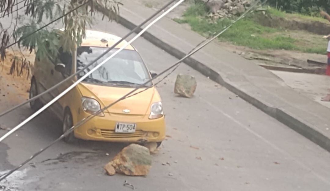 Caída de rocas en Ibagué 