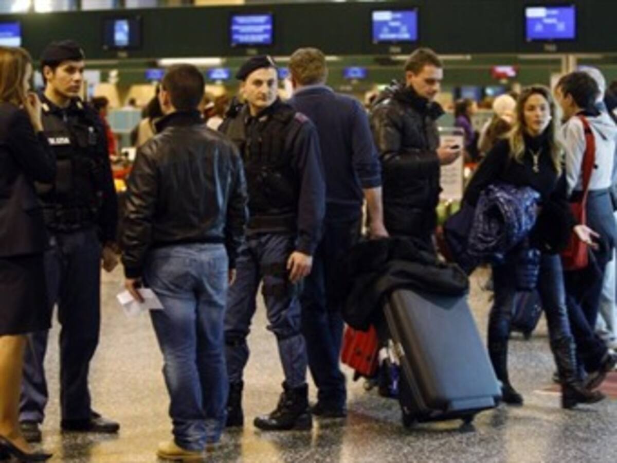 Evacúan la Terminal 1 del aeropuerto milanés de Malpensa por un tiroteo