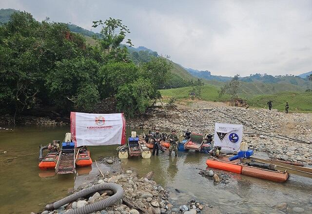 Unidades mineras destruidas en Antioquia- foto Ejército