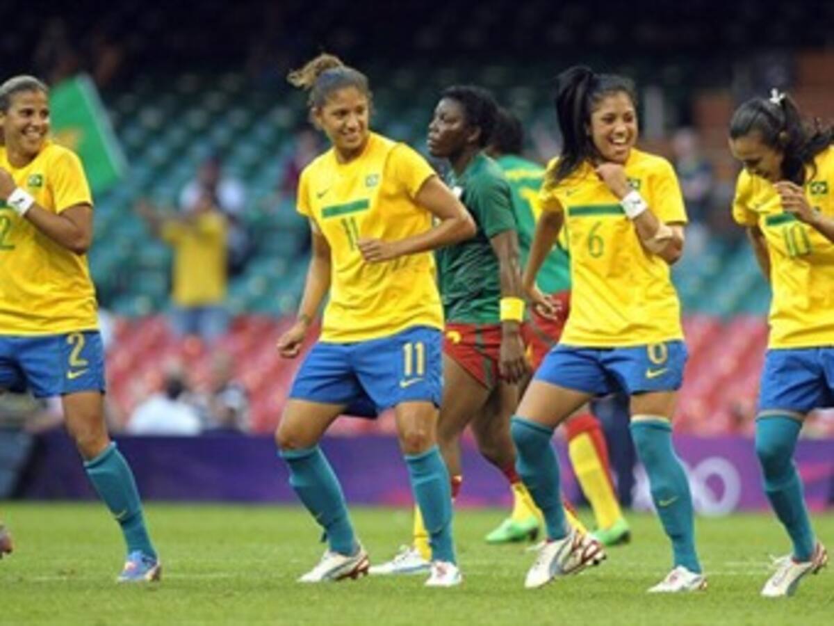 Brasil debutó con goleada 5-0 ante Camerún en el fútbol femenino