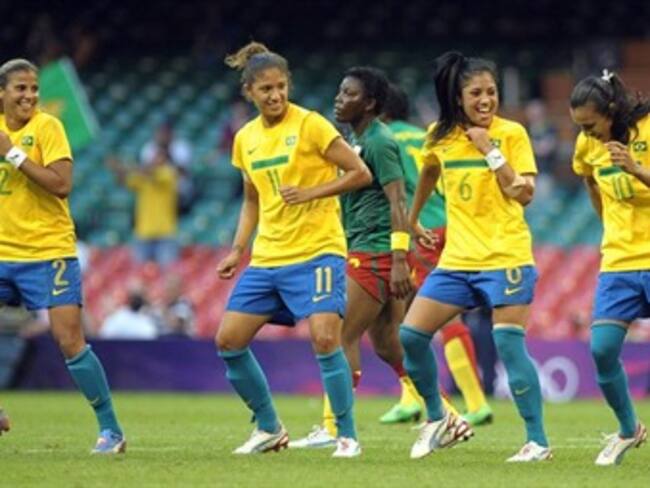 Brasil debutó con goleada 5-0 ante Camerún en el fútbol femenino