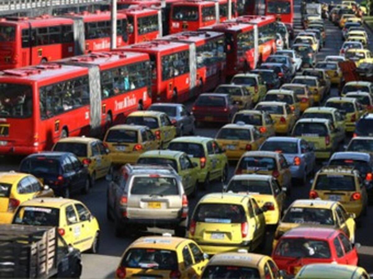 Cumbre de Santos, Mintransporte y Petro para buscar salidas a la movilidad de Bogotá