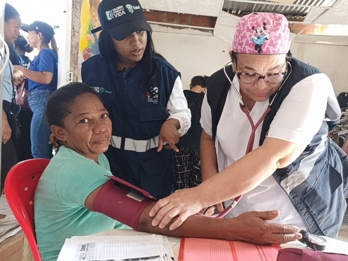 Fundación Apóstol Esteban Acosta llevó salud y ayudas alimentarias a las faldas de La Popa