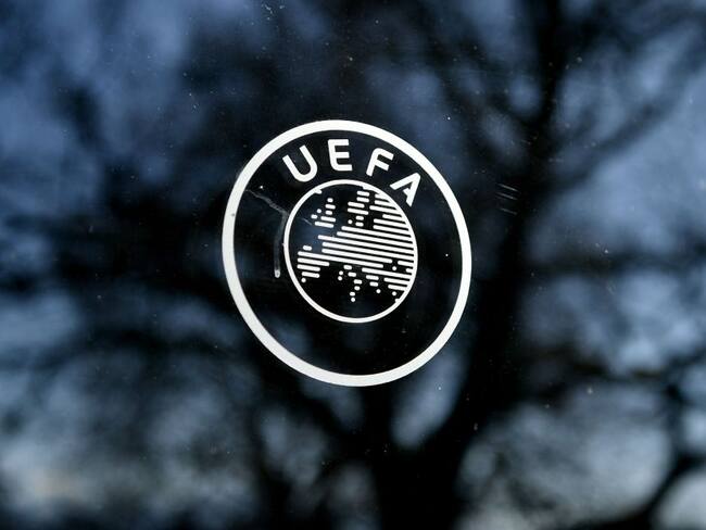 UEFA aplaza finales de la Champions y Europa League de manera indefinida