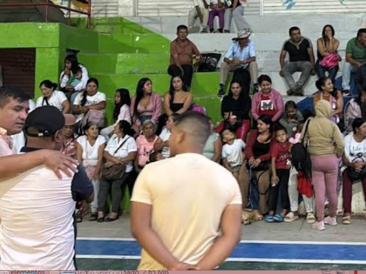 Más de 350 desplazados dejan combates entre grupos ilegales en Argelia, Cauca