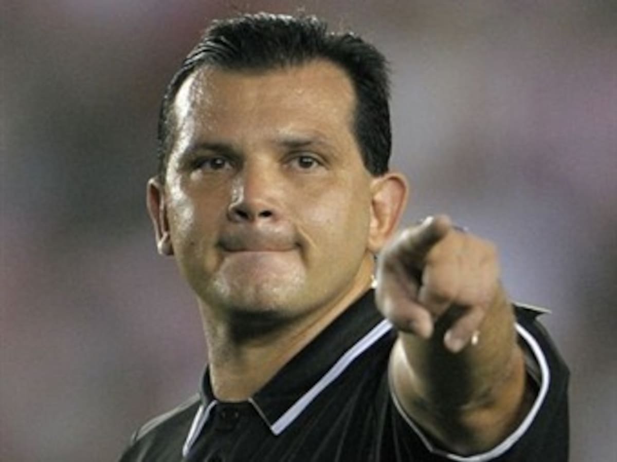 El árbitro paraguayo Carlos Amarilla reemplaza por lesión a su compatriota Torres