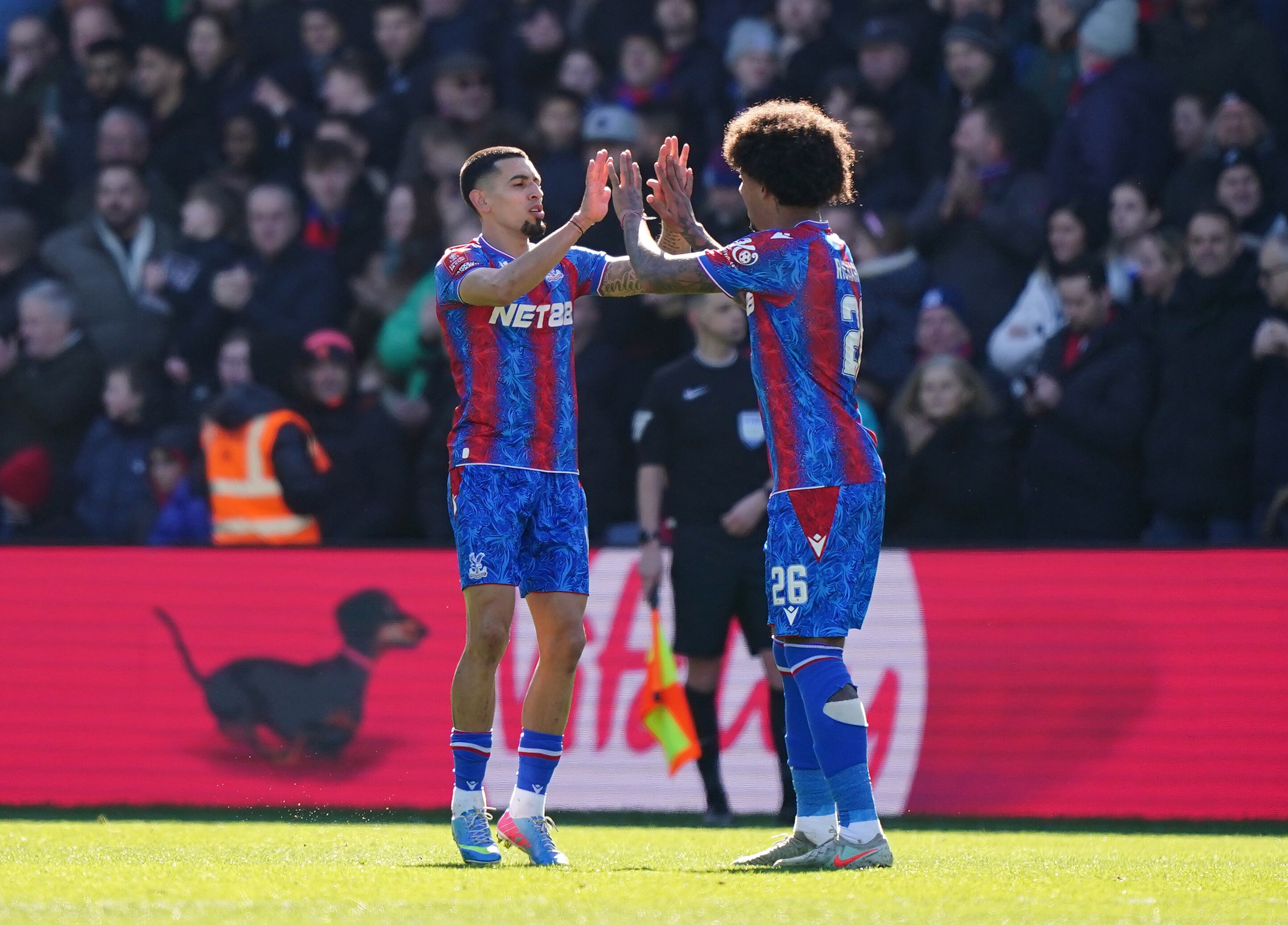 Daniel Muñoz con el Crystal Palace en FA Cup. (Photo by Zac Goodwin/PA Images via Getty Images)