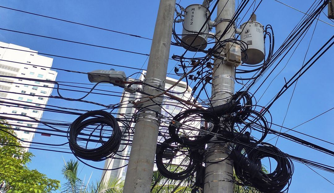 “Nos están metiendo la mano ilícitamente en lo más profundo del bolsillo”: Alcalde William Dau sobre altas tarifas de energía