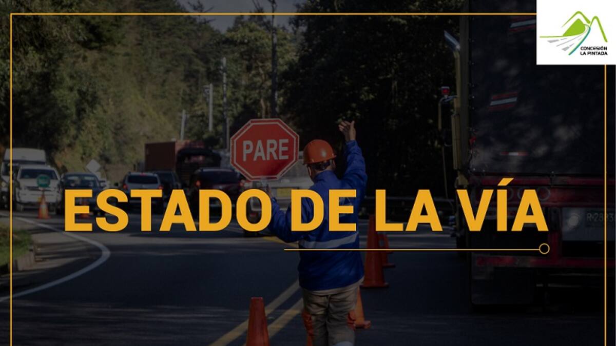 Un grupo de personas bloquen la vía Pintada Eje Cafetero como protesta contra la ANI