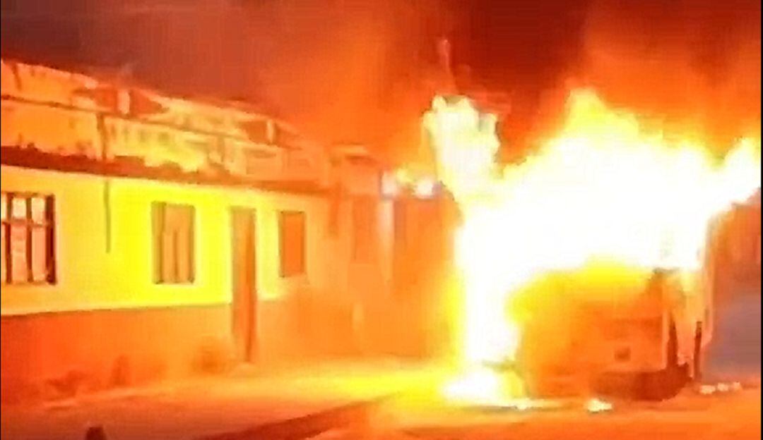 Buseta incendiada en Florida Valle del Cauca