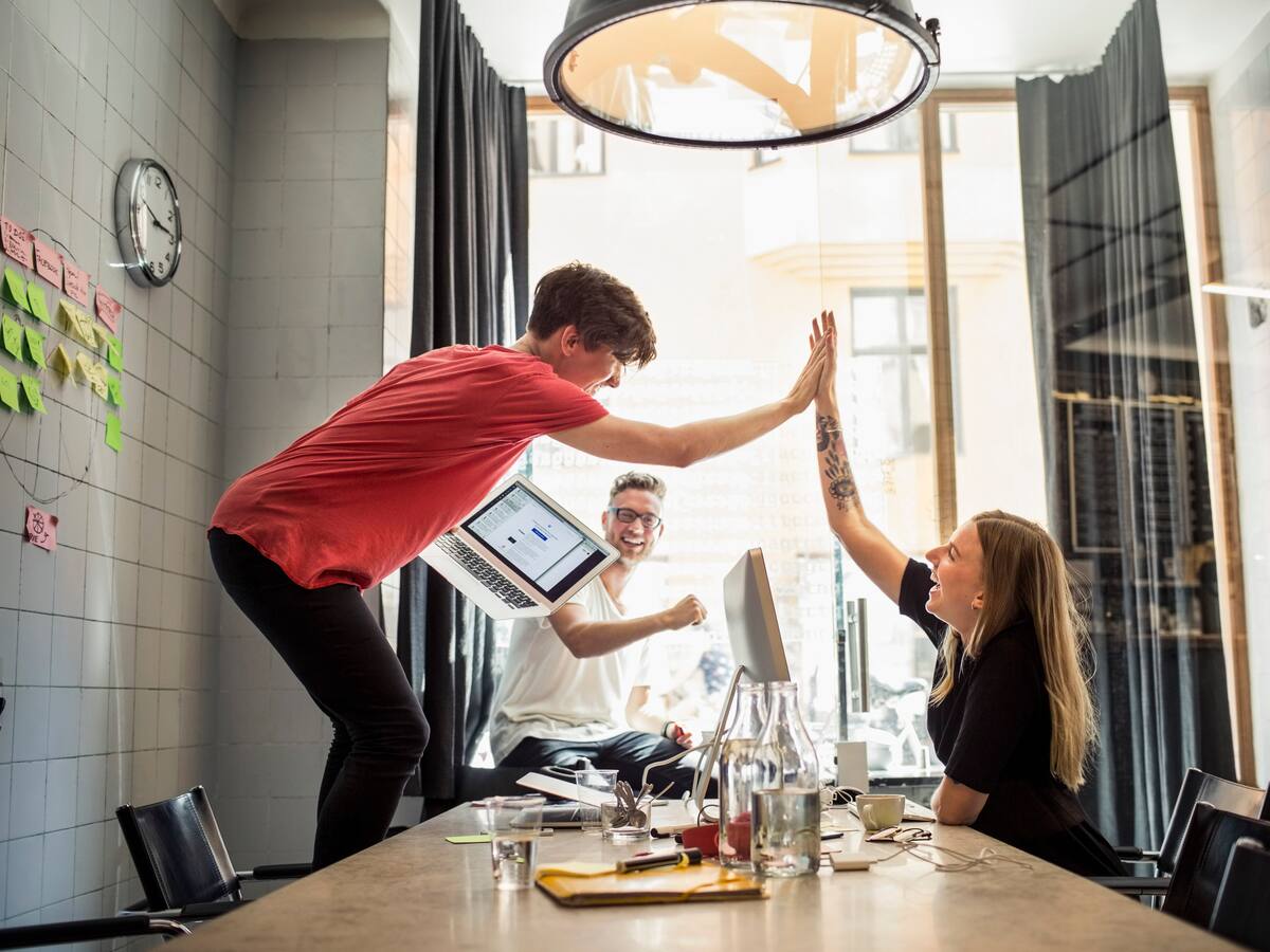 Cómo emprender con poco dinero: 5 consejos de expertos