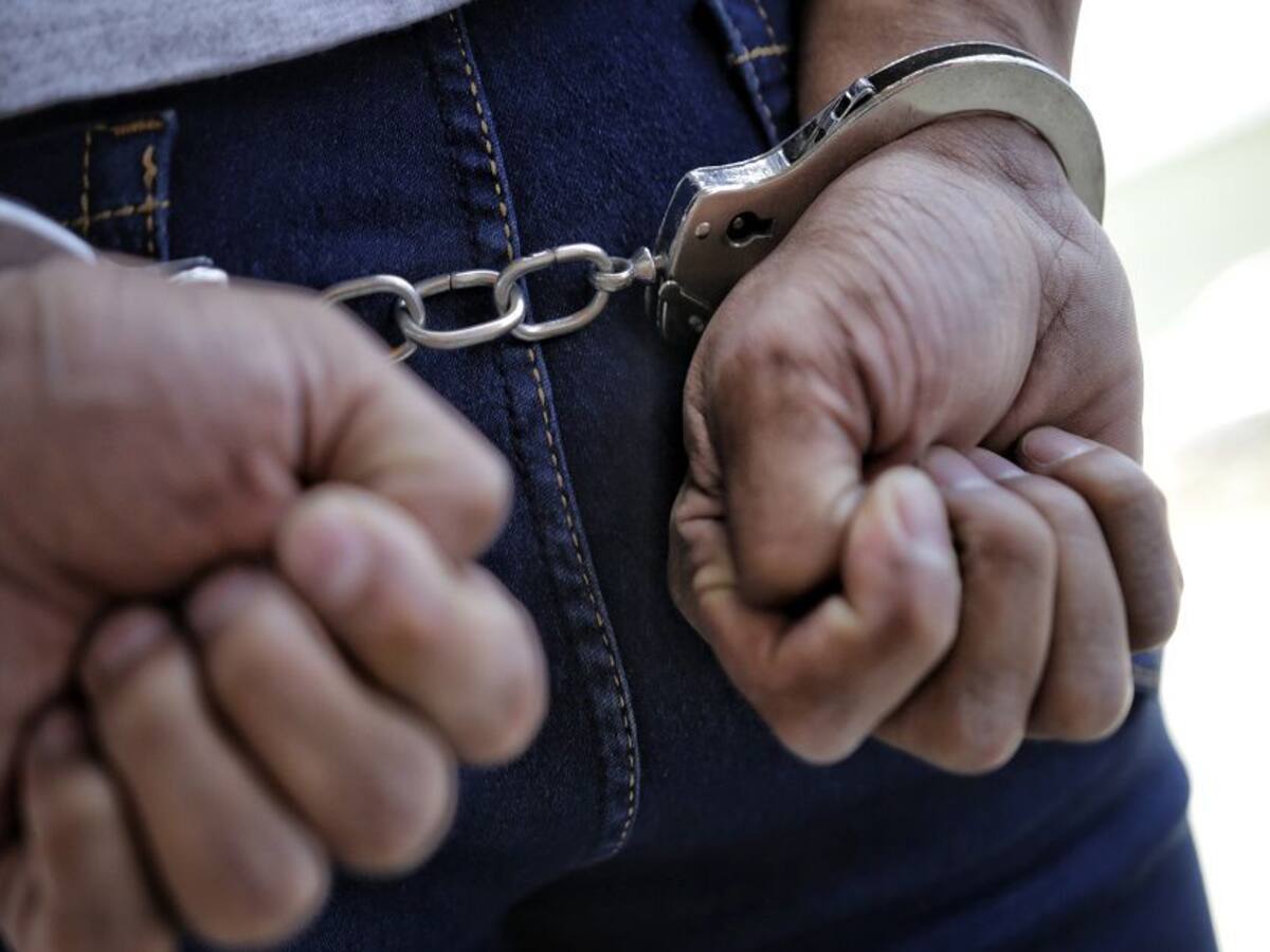 A prisión por presunto abuso sexual de sus hijas de 6 y 10 años de edad