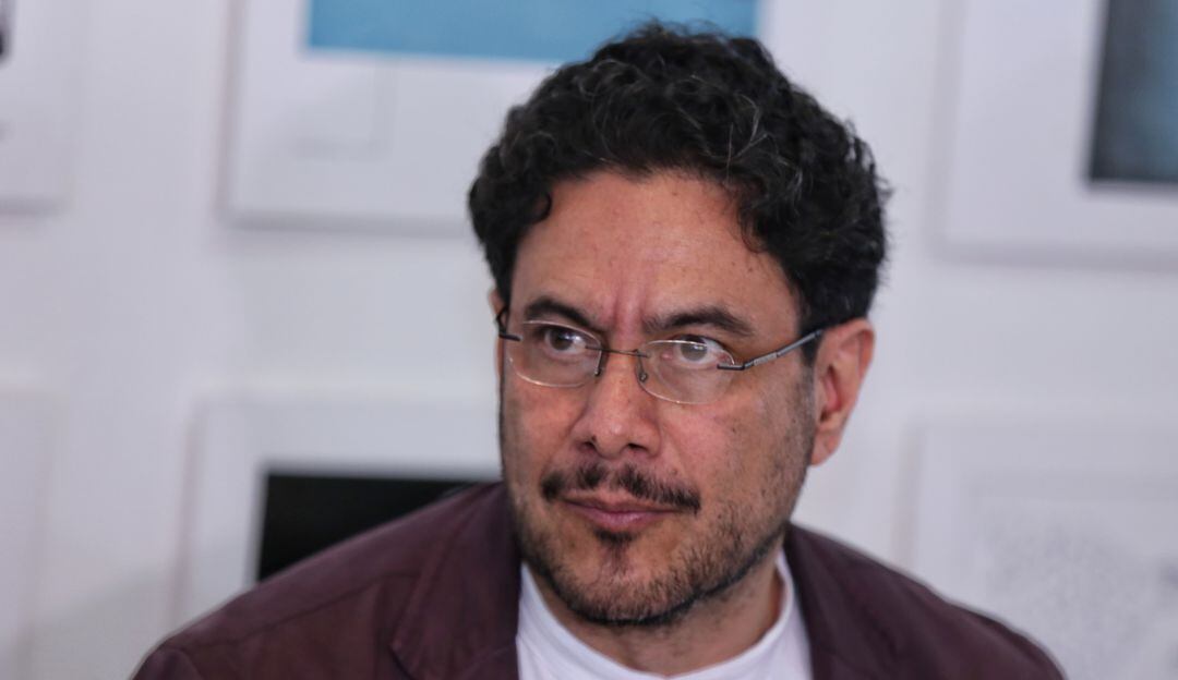 En un debate de control político el senador Cepeda lanzó criticas contra el embajador Francisco Santos