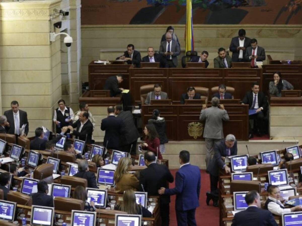 Congreso dejó abierta la puerta para diálogo con ELN