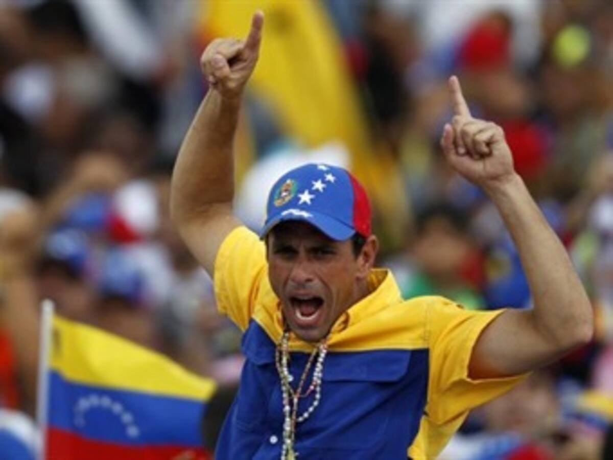 Capriles acusa a Maduro de aprobar otra devaluación y de destruir el país